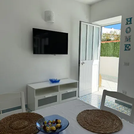 Perla Bianca Home, Forio *